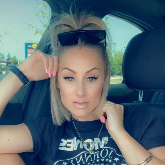 Meet your Posher, Lindsay - Picture 1 of 1